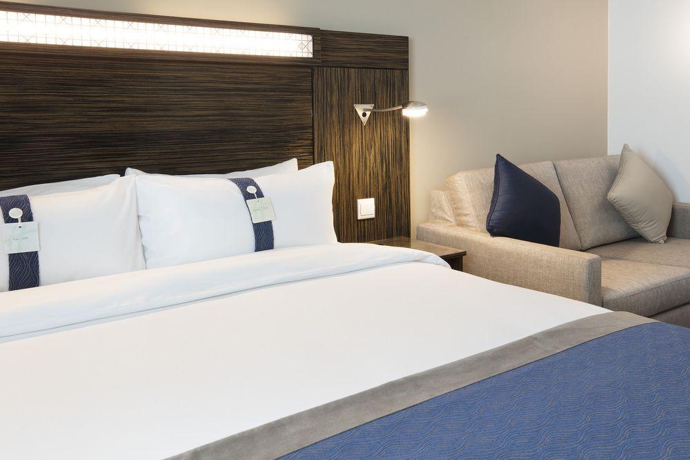Holiday Inn Express Dubai Safa Park, An Ihg Hotel מראה חיצוני תמונה