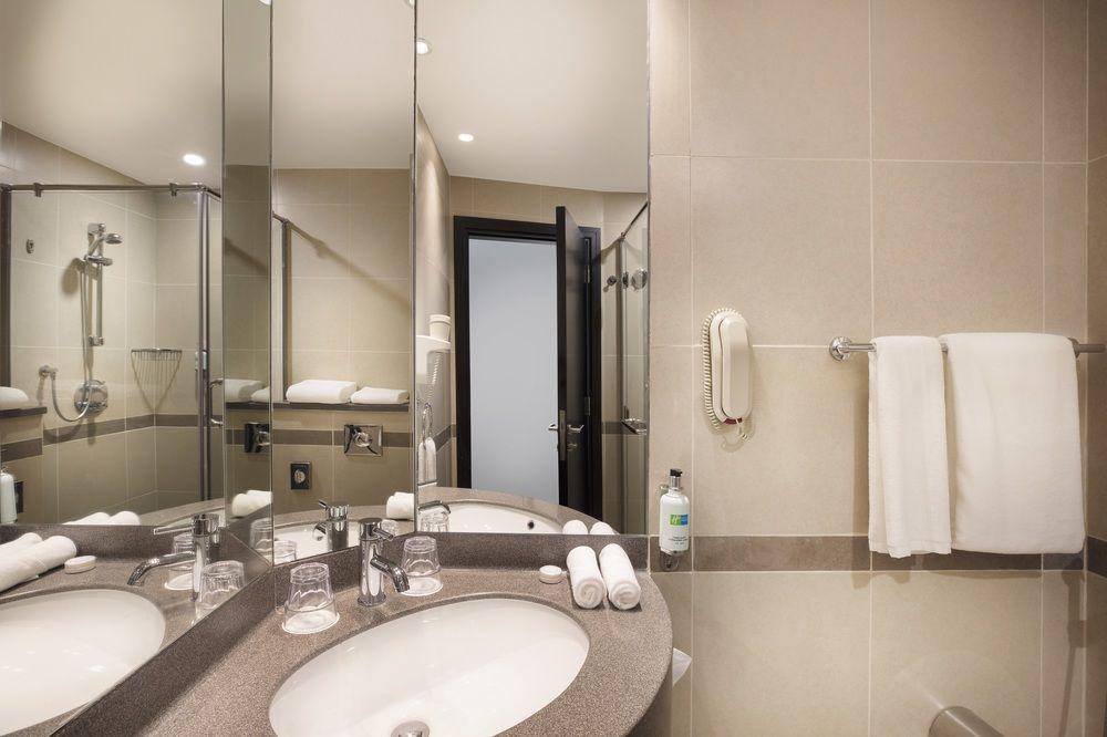 Holiday Inn Express Dubai Safa Park, An Ihg Hotel מראה חיצוני תמונה