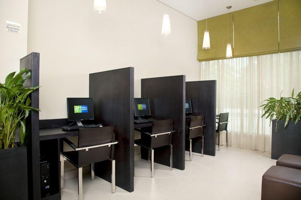 Holiday Inn Express Dubai Safa Park, An Ihg Hotel מראה חיצוני תמונה